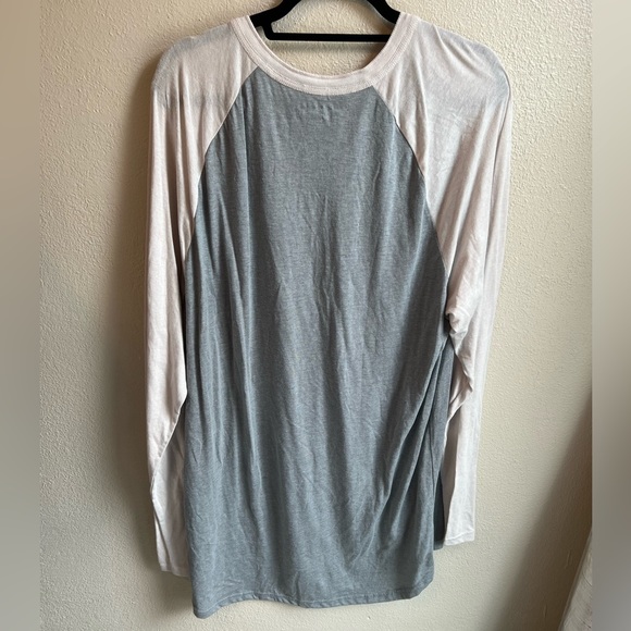 *NWT* LuLaRoe Mark Cream & Grey Long Sleeve T-Shirt - Picture 4 of 7